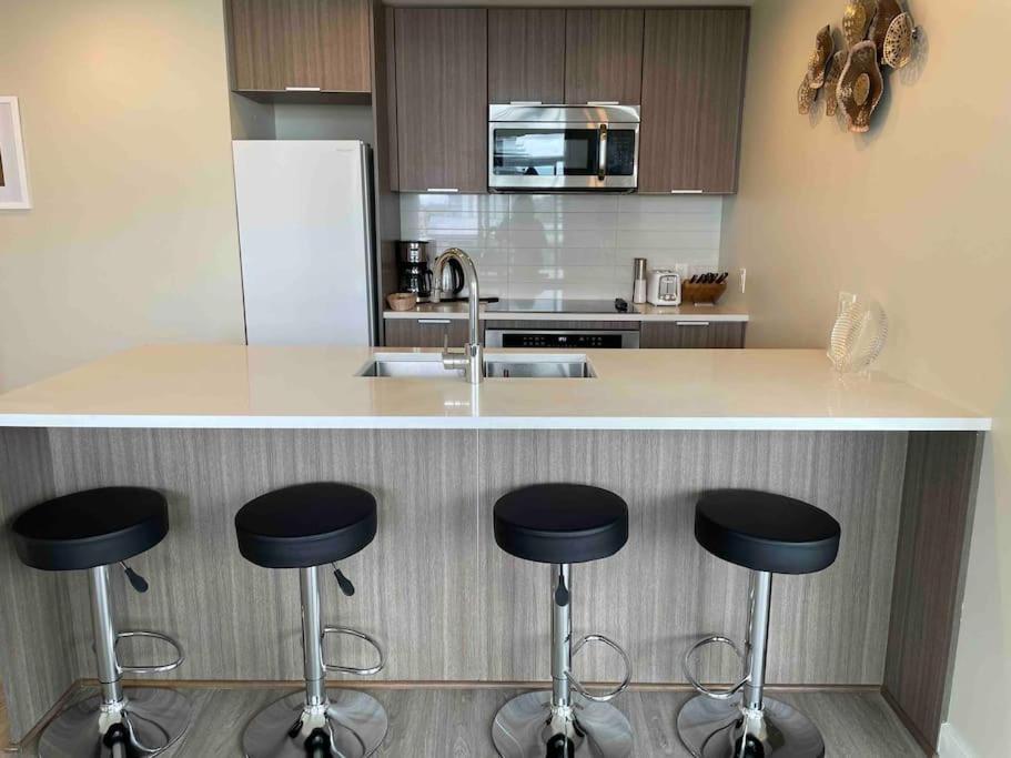 Modern 2 Bedroom Ocean Views Victoria Downtown Free Parking Εξωτερικό φωτογραφία